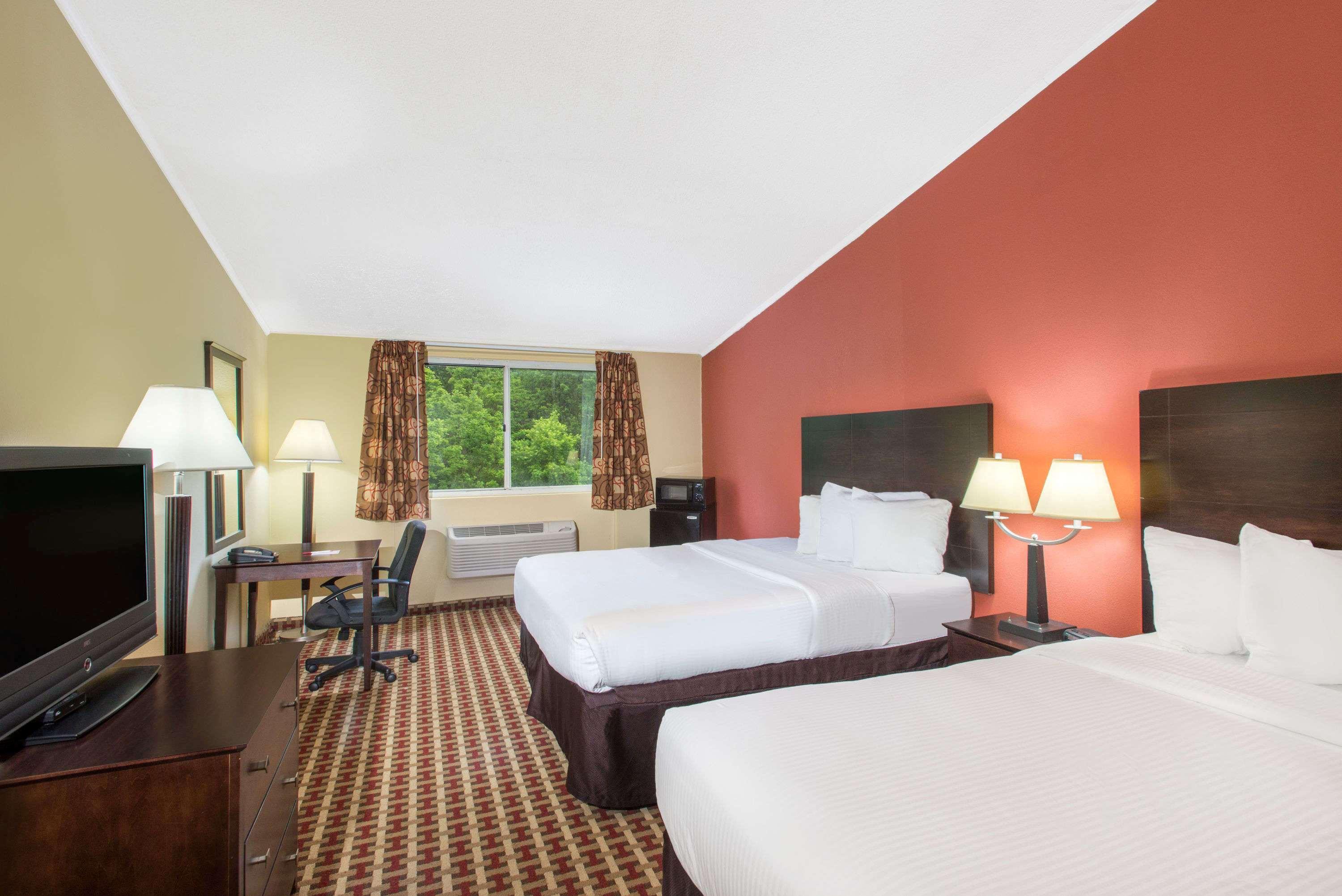 Ramada By Wyndham Allentown Bethlehem Exterior foto