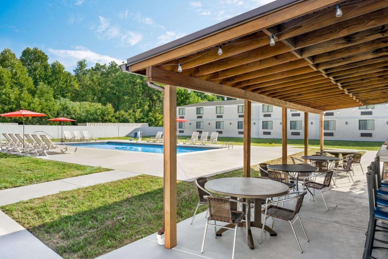 Ramada By Wyndham Allentown Bethlehem Exterior foto